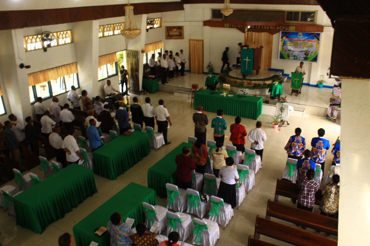 PEMBUKAAN RAPAT KOORDINASI DAN EVALUASI TRIWULAN II GKI DI TANAH PAPUA WILAYAH XII